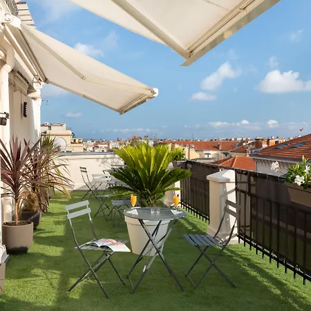 Byakko Hotel 3*
