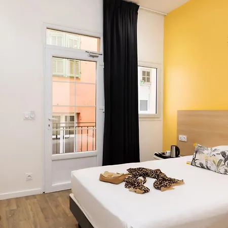Byakko Hotel 3*